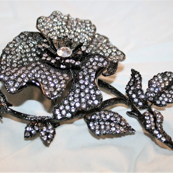 Designer  CZ silver brooch Angelique de Paris - Picture 3 of 4
